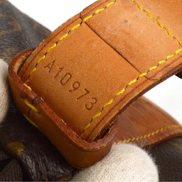 AUTHENTIC LOUIS VUITTON MONOGRAM CRUISER BAG 40 TRAVEL BAG A10973 - Picture 9 of 9